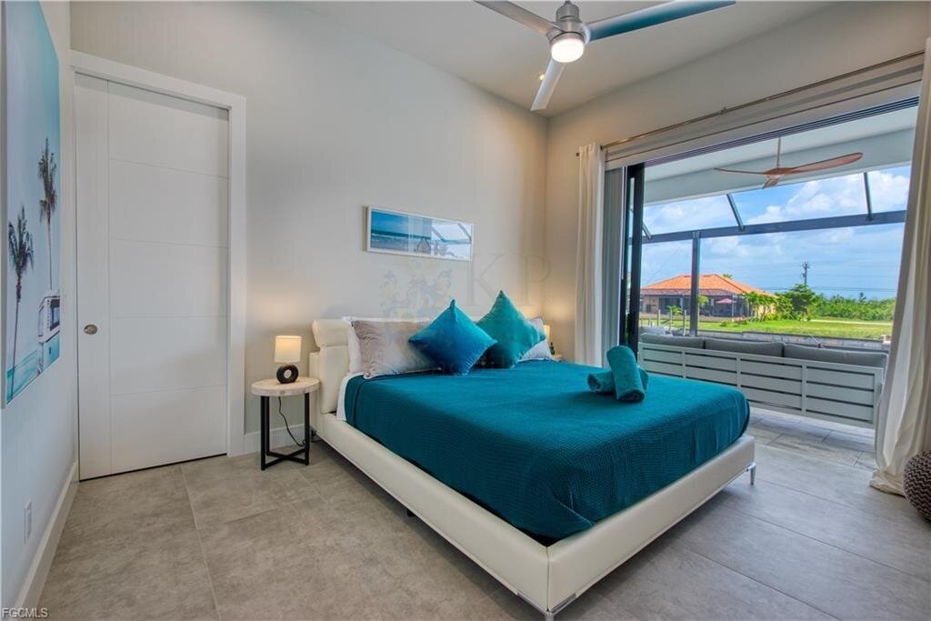 Traumhafte Waterfront-Villa in Cape Coral - Neubau mit Bootsanlage, Salzwasserpool & Luxusausstattung