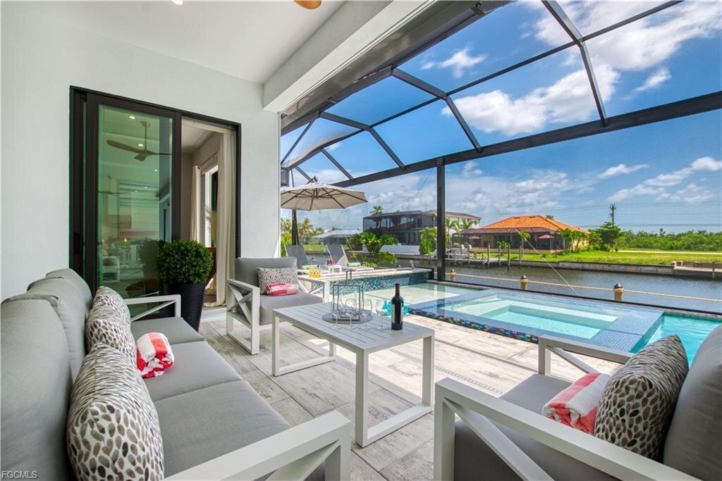 Traumhafte Waterfront-Villa in Cape Coral - Neubau mit Bootsanlage, Salzwasserpool & Luxusausstattung