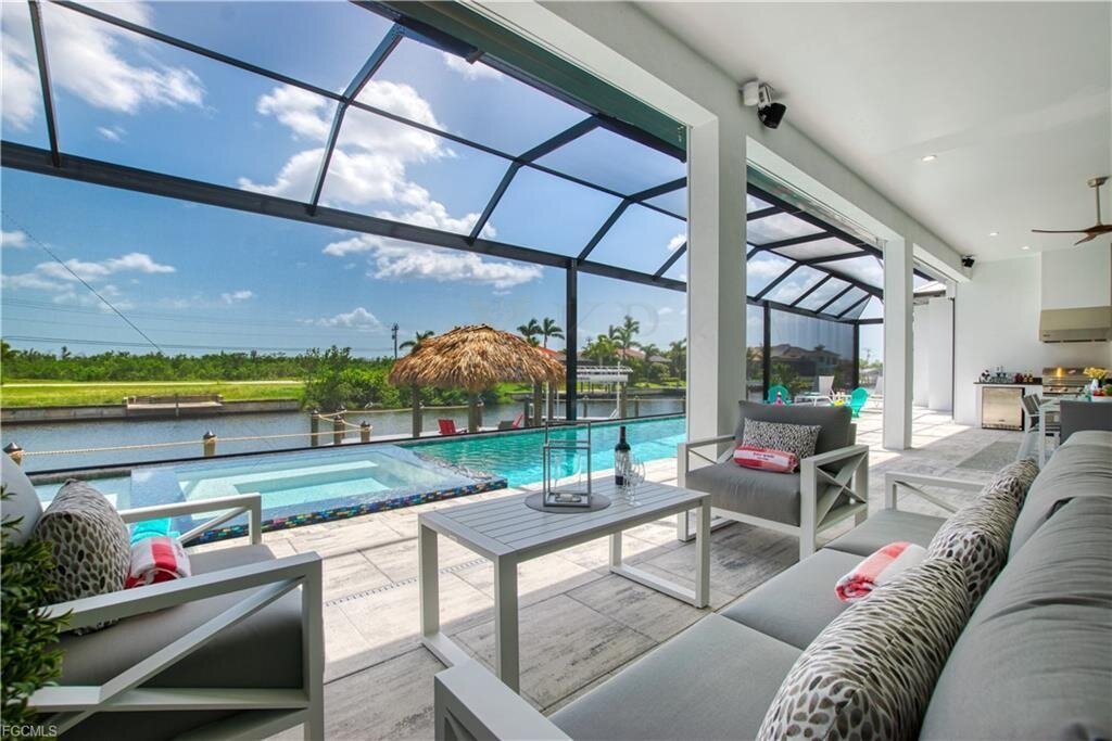 Traumhafte Waterfront-Villa in Cape Coral - Neubau mit Bootsanlage, Salzwasserpool & Luxusausstattung