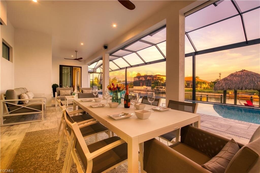 Traumhafte Waterfront-Villa in Cape Coral - Neubau mit Bootsanlage, Salzwasserpool & Luxusausstattung
