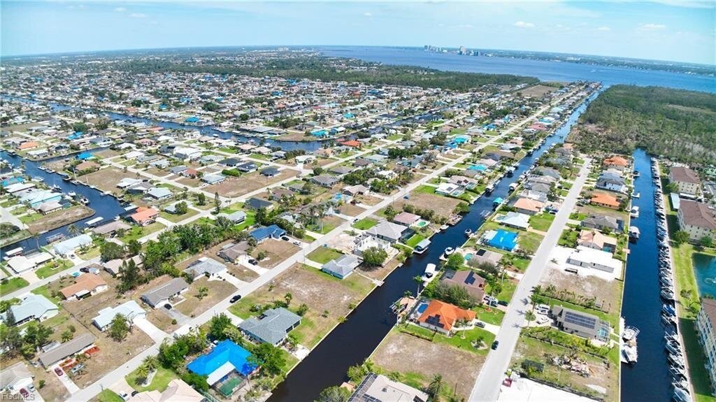 Traumgrundstück mit Direktzugang - Ohne Brücken ins offene Meer!