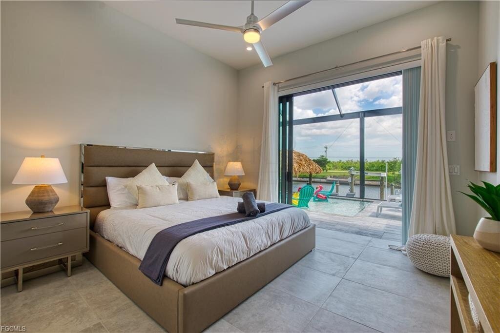 Traumhafte Waterfront-Villa in Cape Coral - Neubau mit Bootsanlage, Salzwasserpool & Luxusausstattung