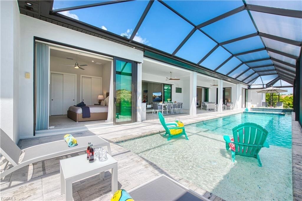 Traumhafte Waterfront-Villa in Cape Coral - Neubau mit Bootsanlage, Salzwasserpool & Luxusausstattung