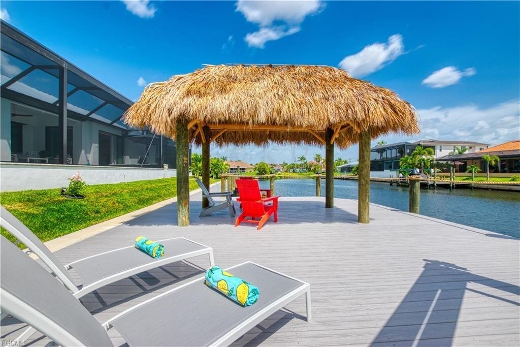 Traumhafte Waterfront-Villa in Cape Coral - Neubau mit Bootsanlage, Salzwasserpool & Luxusausstattung