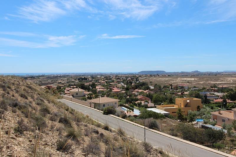Traumhaftes Baugrundstück in Villenlage - 1.200 m² für freistehende Villa