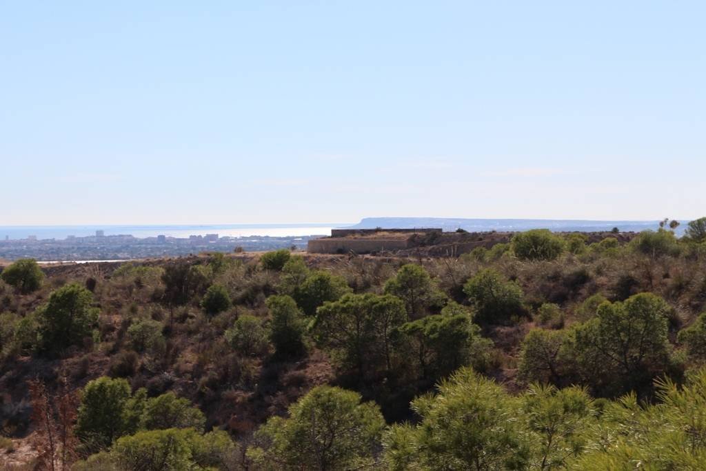 Mutxamel: Traumhaftes Grundstück mit Meer- und Küstenblick 