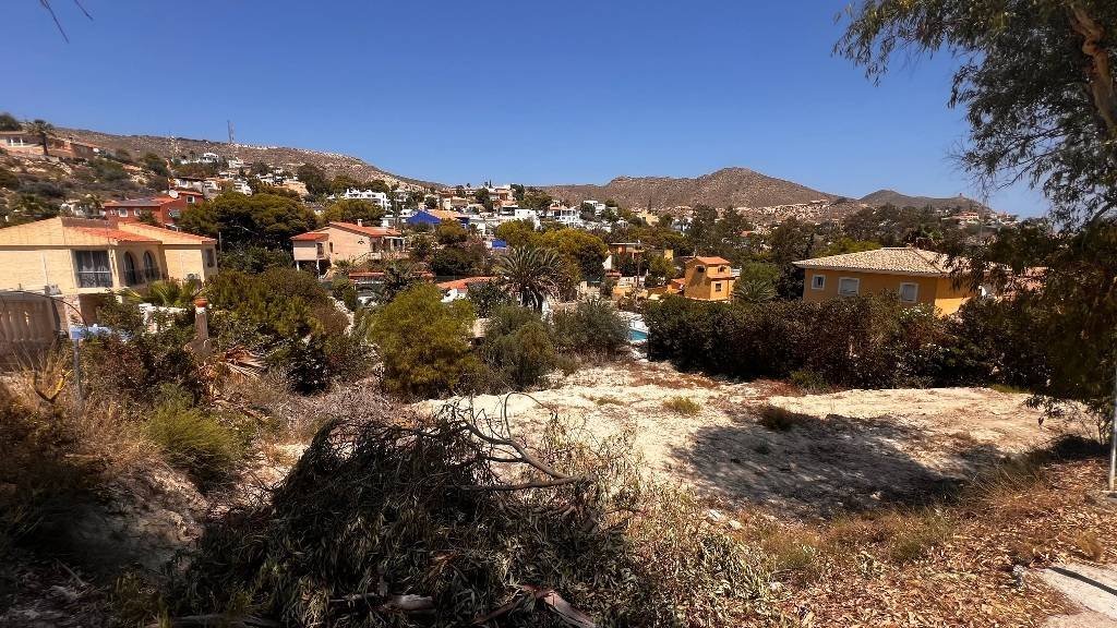 El Campello: Traumgrundstück am Meer - Meerblick & genehmigter Villenbau 