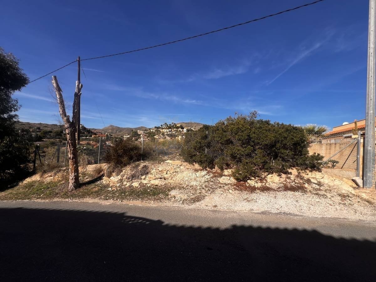 Exklusives Baugrundstück mit Blick auf Küste und Meer