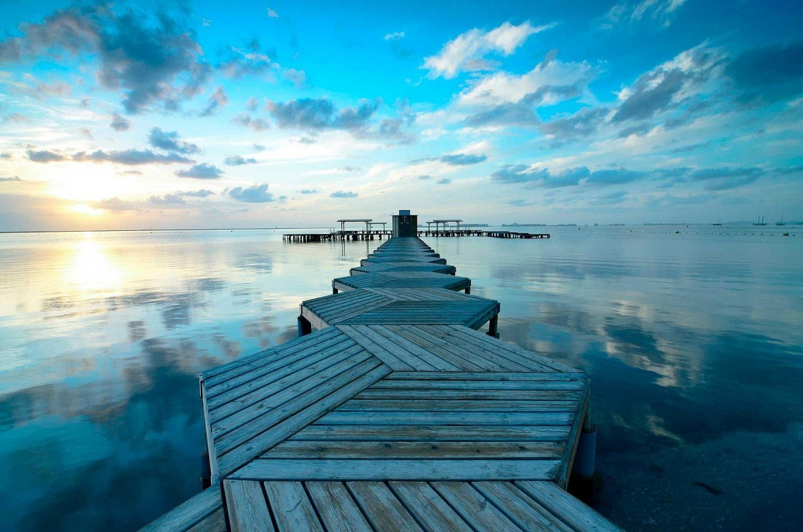 Mediterrane Villa mit Pool und Parkplatz