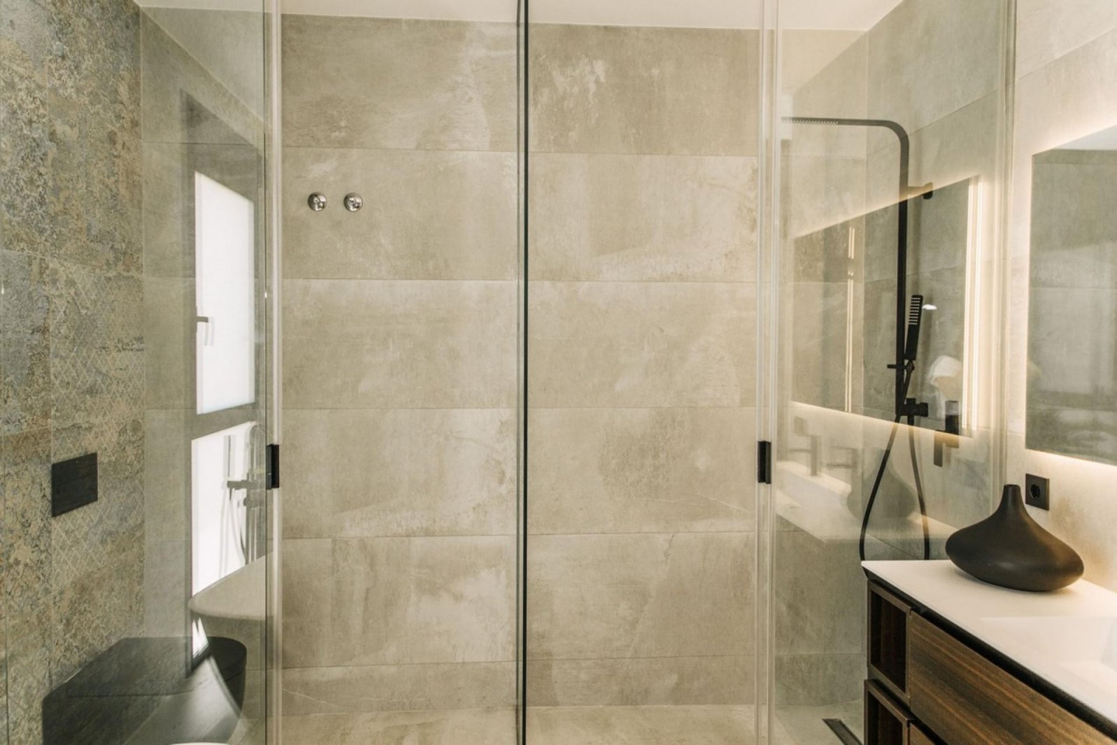 Exklusive Villa mit Infinity-Pool &amp; Meerblick