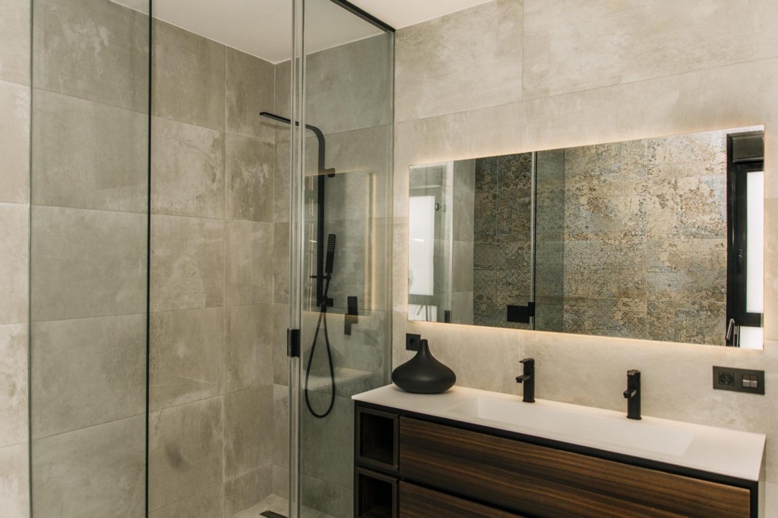 Exklusive Villa mit Infinity-Pool &amp; Meerblick