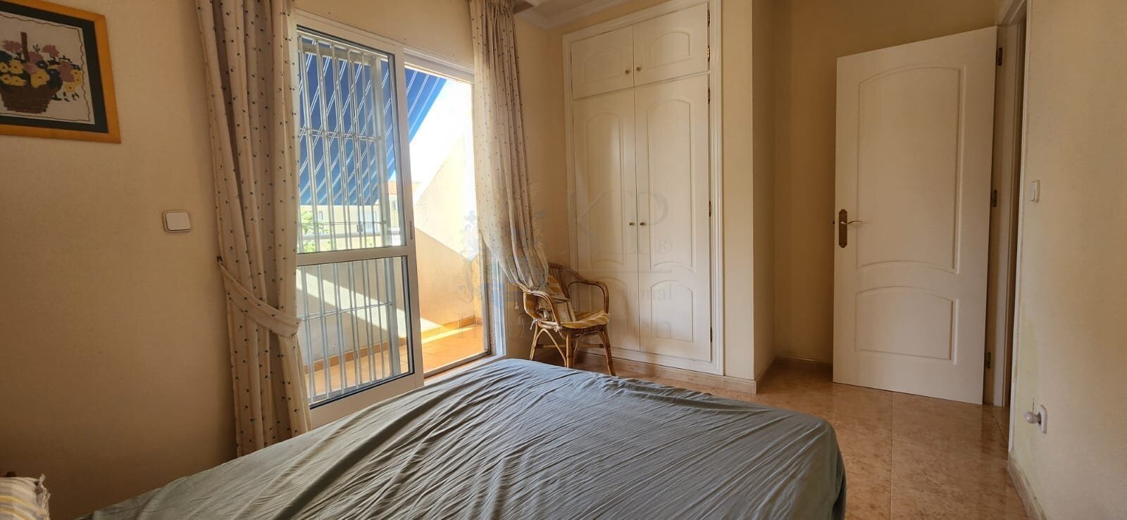 Mediterranes Wohnen mit Terrasse, Pool &amp; Komfort