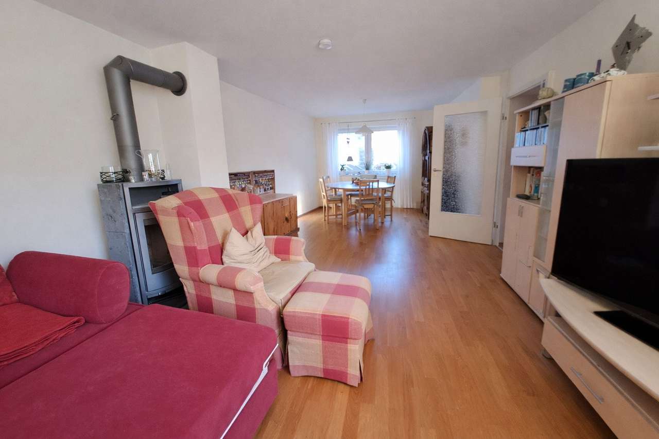 modernisiertes Zweiparteienhaus in Kirschhausen