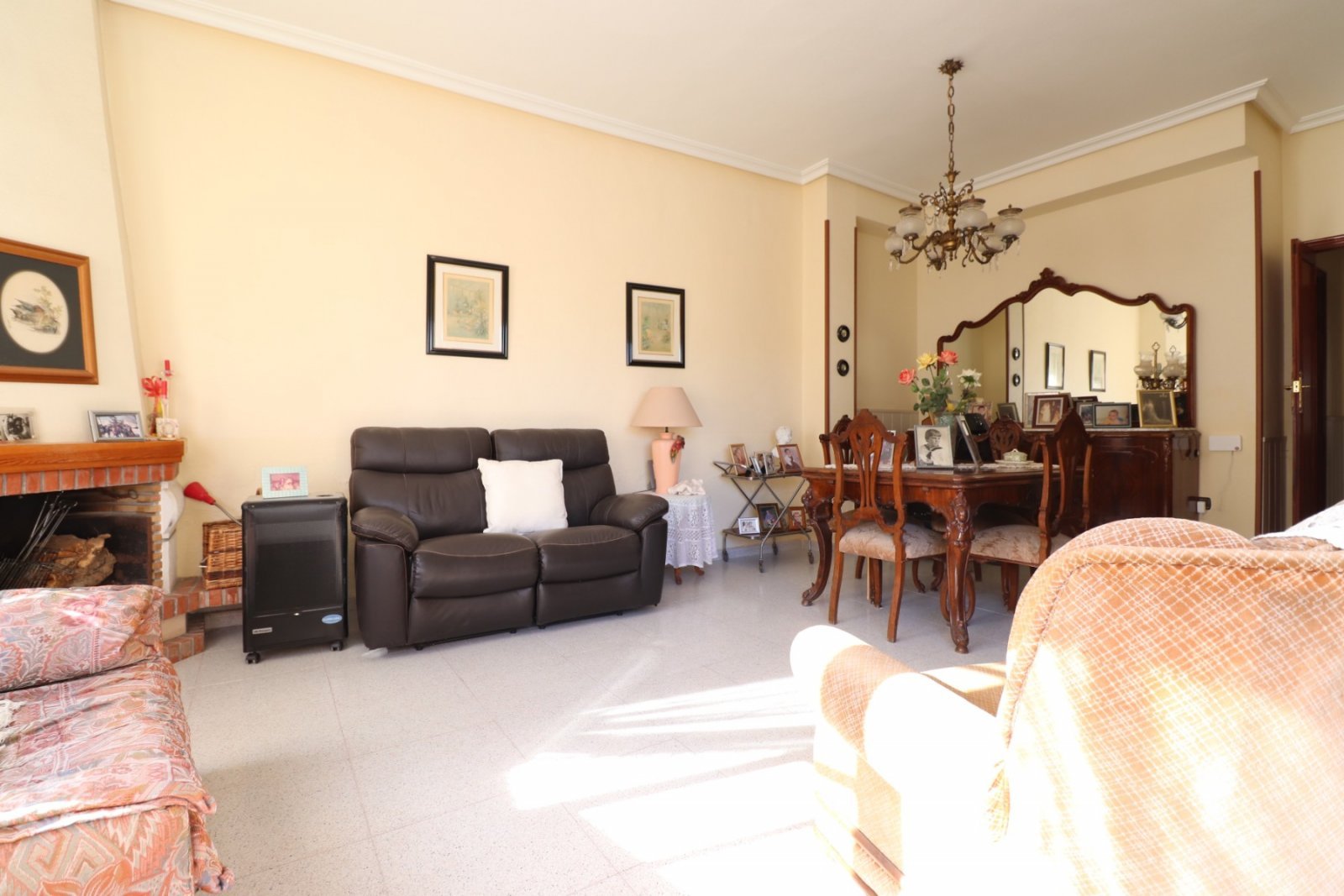 Sonniges Apartment mit Terrasse &amp; Blick