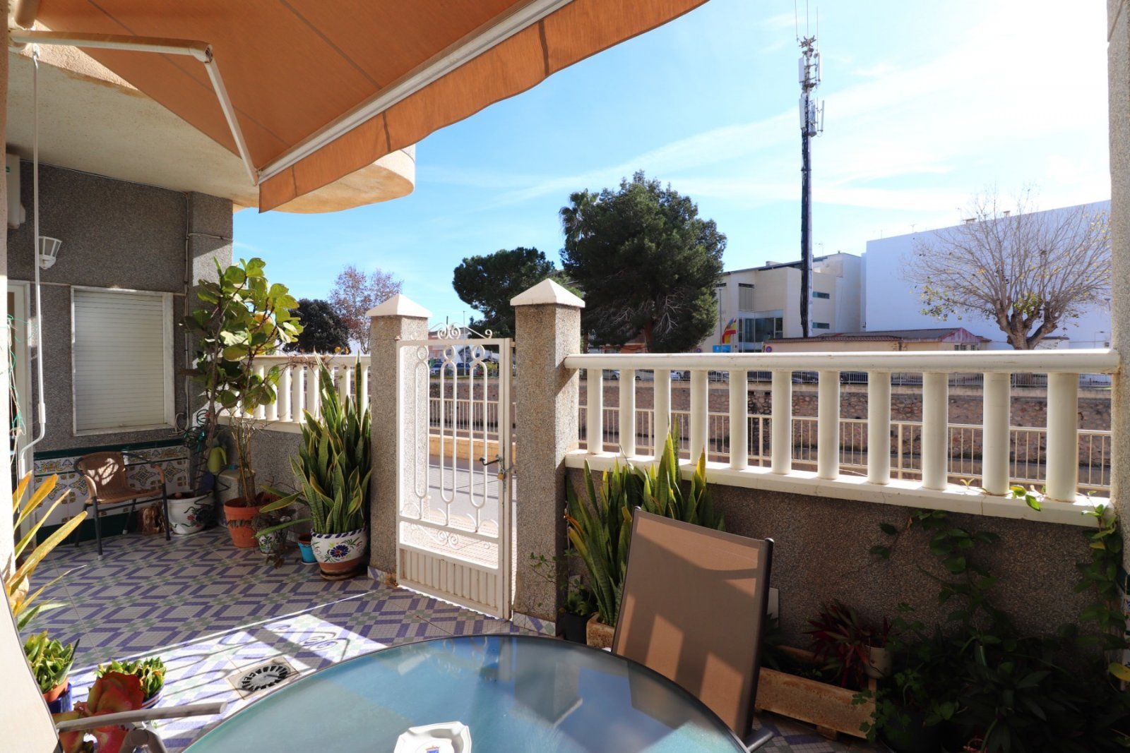 Sonniges Apartment mit Terrasse &amp; Blick