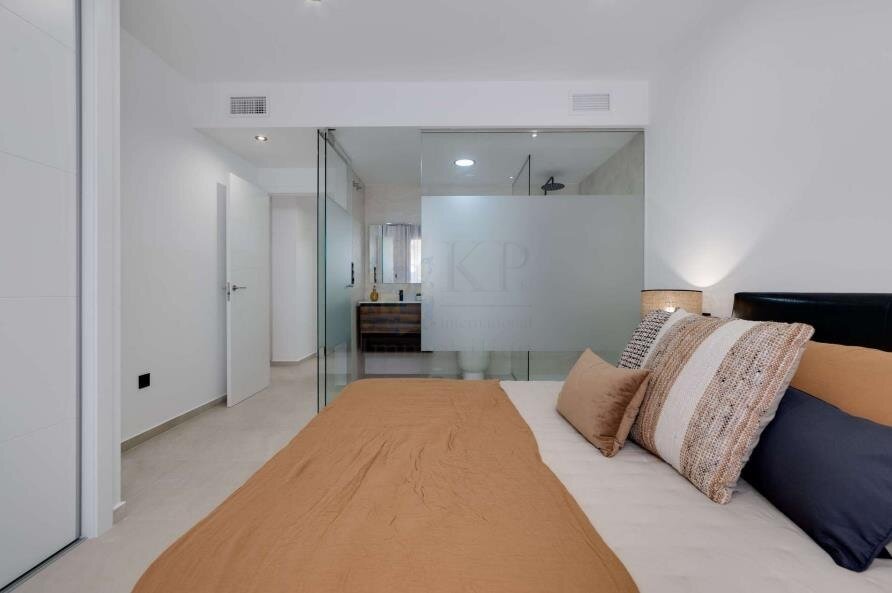 Hochmoderne Wohnung im privatem Wohnkomplex sehr nahe am Meer