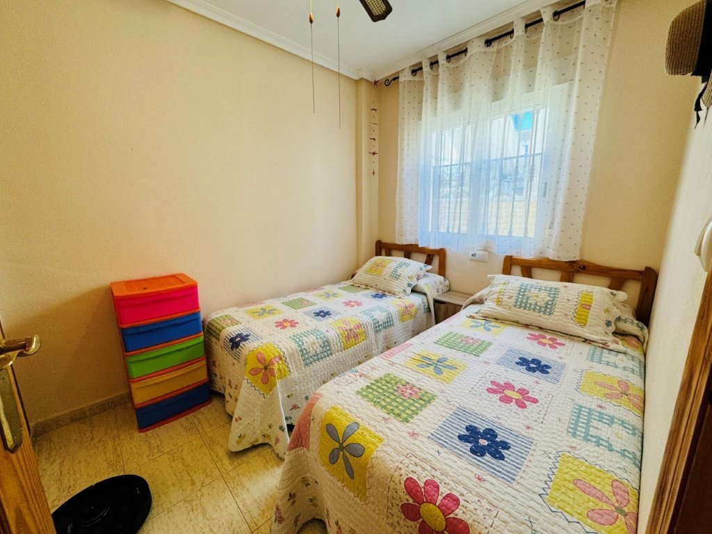 Großzügige Wohnung mit privatem Pool &amp; Garten
