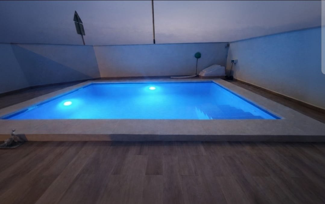 Großzügige Wohnung mit privatem Pool &amp; Garten