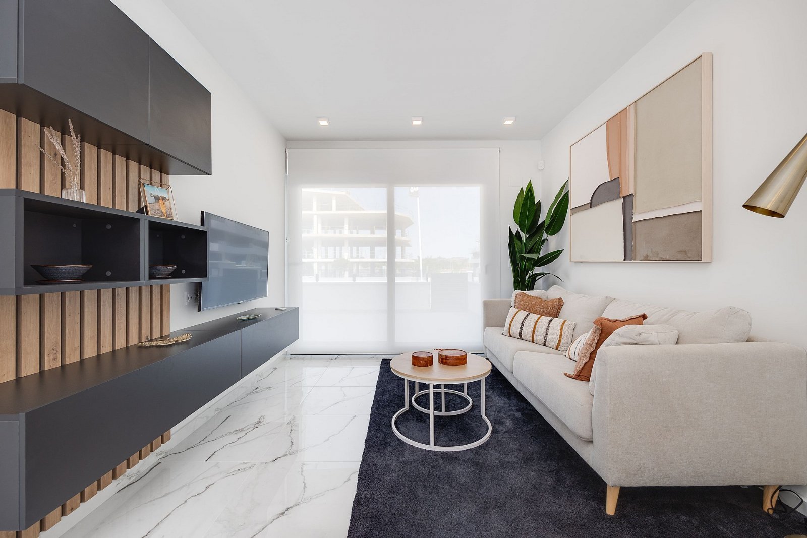Exklusive Terrassenwohnung mit Pool, 2 Schlafzimmern &amp; Tiefgaragenplatz