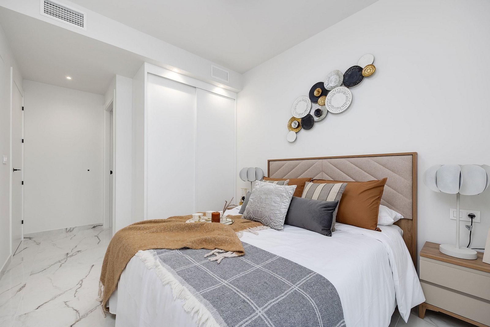 Exklusive Terrassenwohnung mit Pool, 2 Schlafzimmern &amp; Tiefgaragenplatz