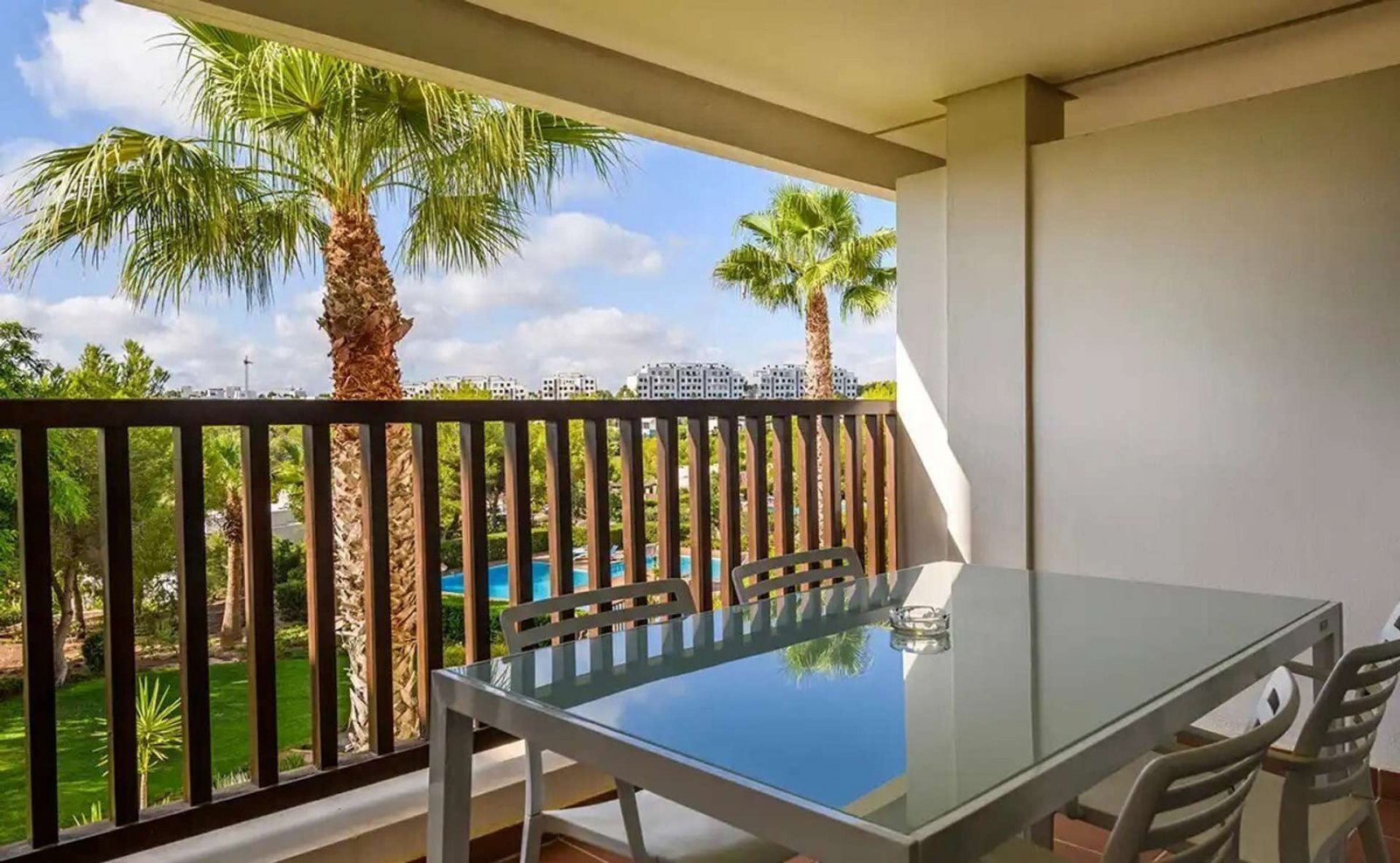 Schöne Wohnung in las Colinas Golf und Countryclub
