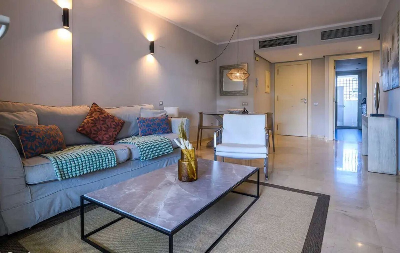 Schöne Wohnung in las Colinas Golf und Countryclub