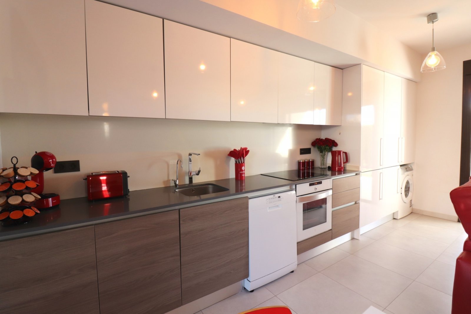 Modernes Apartment mit sonnigem Garten und Terrasse