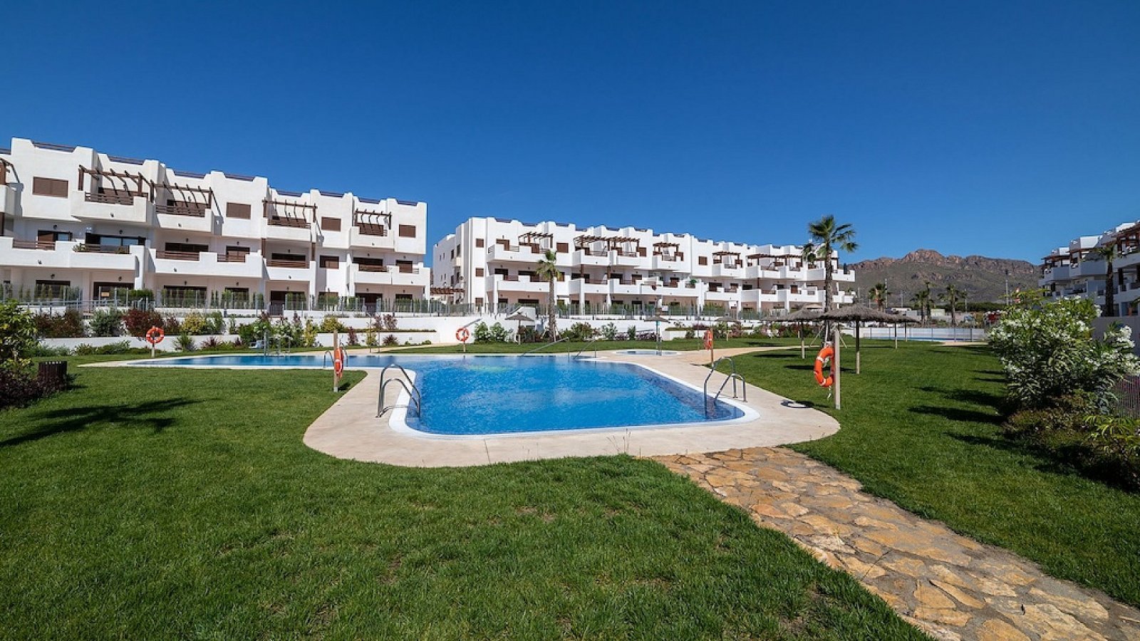 Mar de Pulpi: Exklusive Apartments mit Garten, Pool & Komfort 