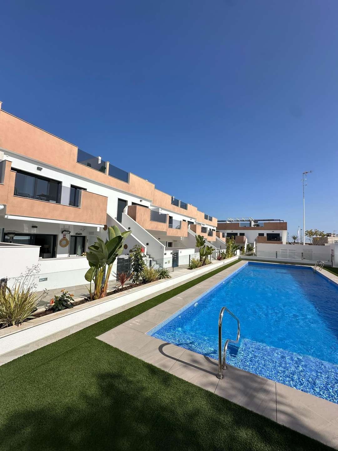 Spektakuläre Wohnung mit Oasen-Pool