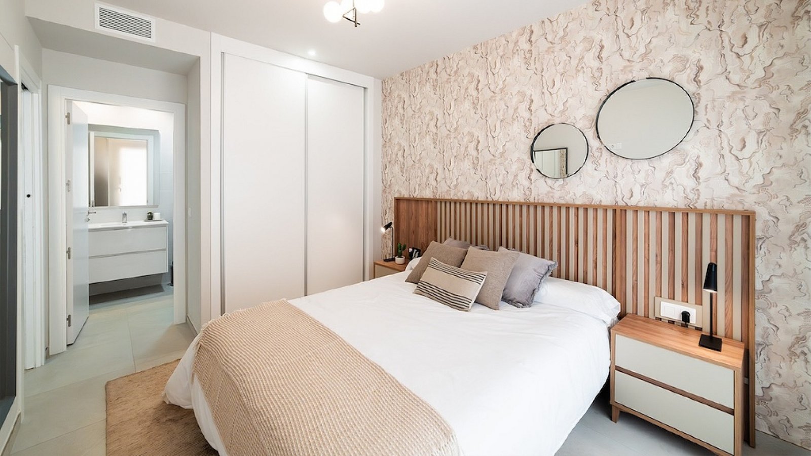 Luxus-Apartments mit Garten, Solarium & Meerblick