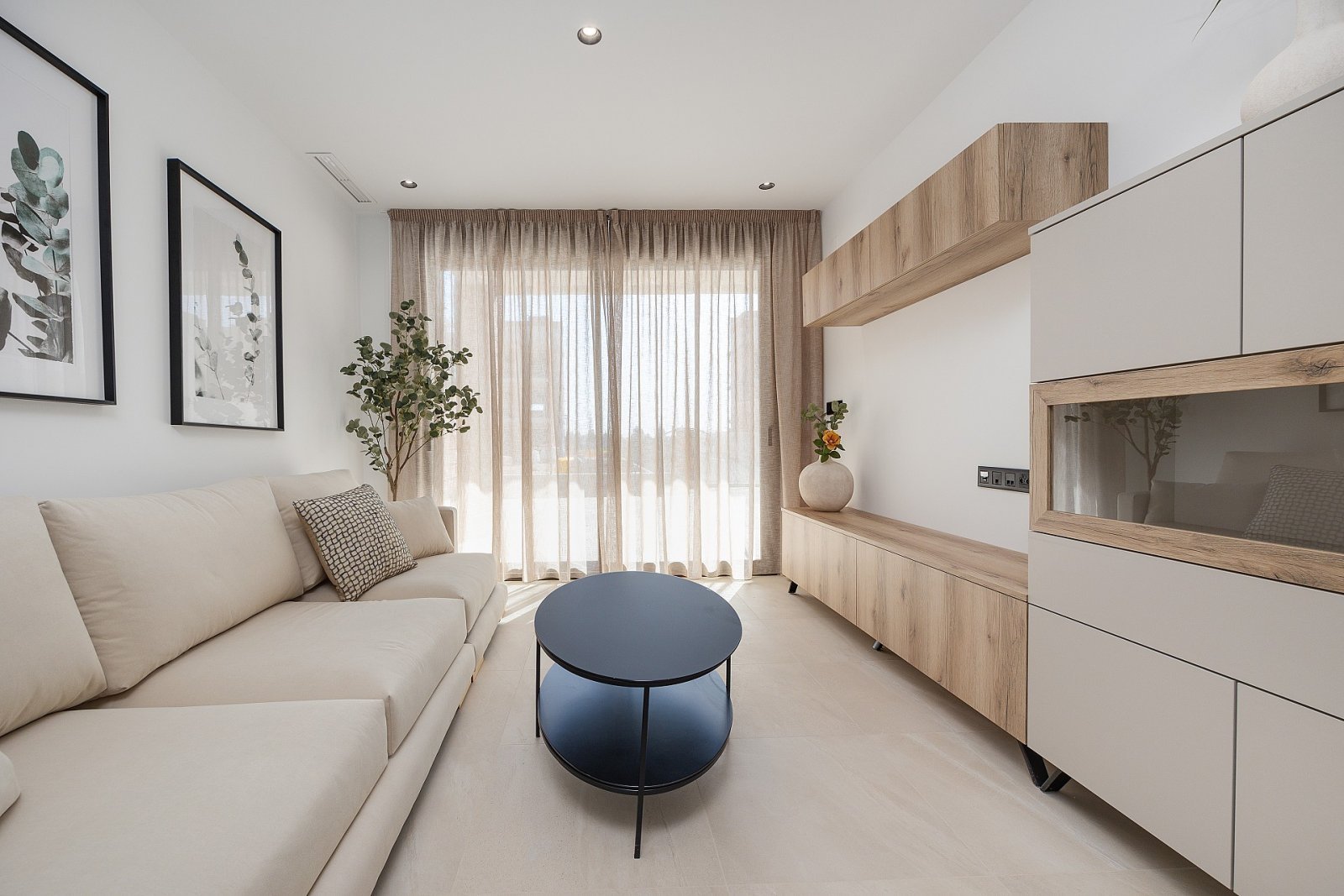 Traumwohnung mit Terrasse und Poolzugang