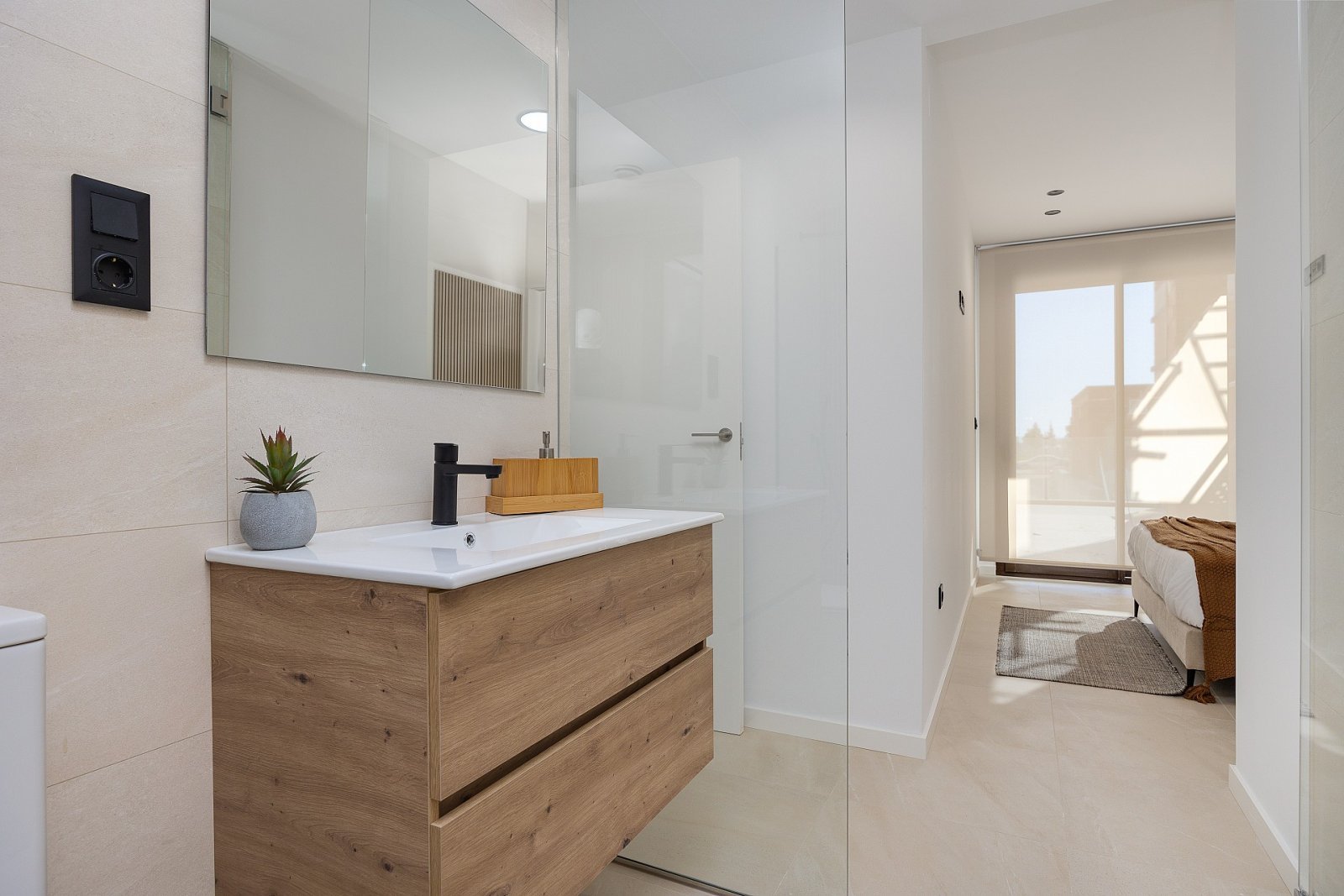 Traumwohnung mit Terrasse und Poolzugang