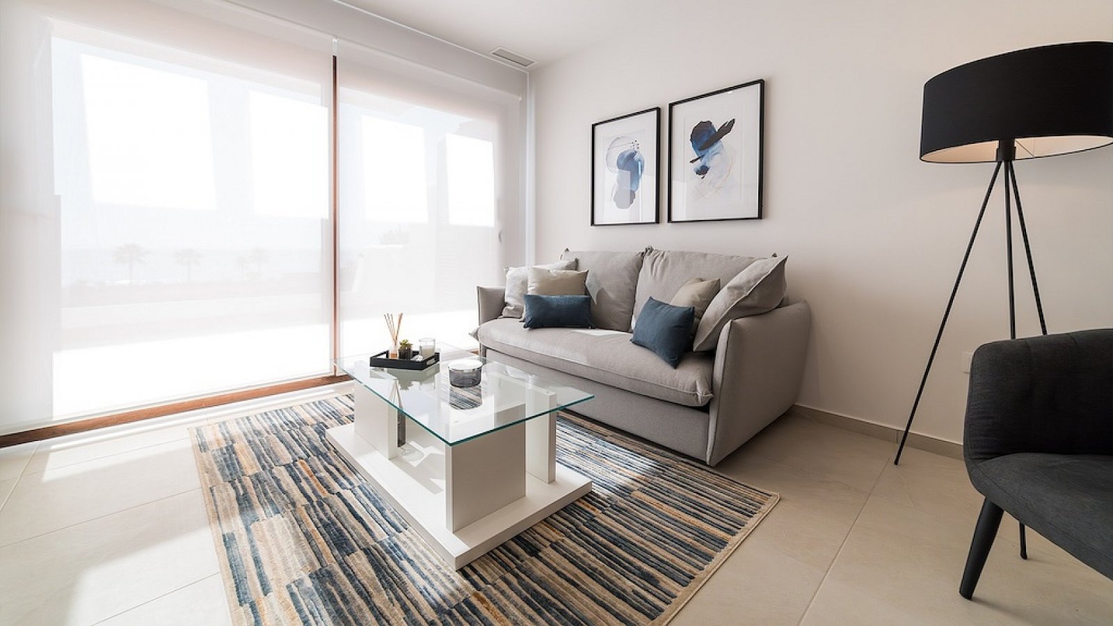 Luxus-Apartments im andalusischen Stil mit Meerblick