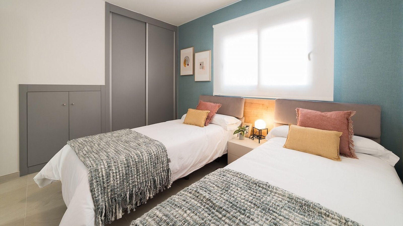 Luxus-Apartments im andalusischen Stil mit Meerblick