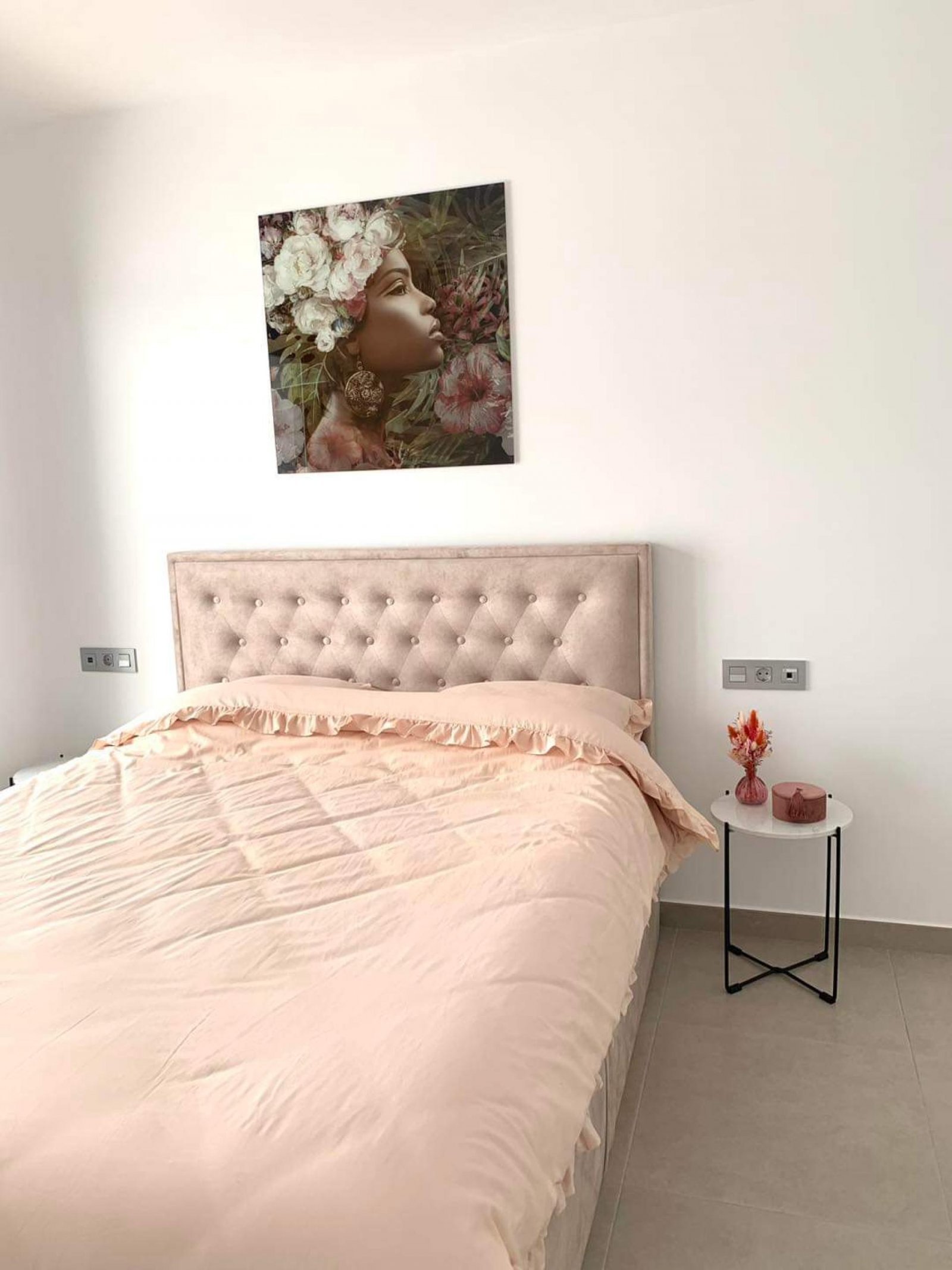Modernes Apartment mit Dachterrasse, Pool & Tiefgarage - Einziehen & Genießen