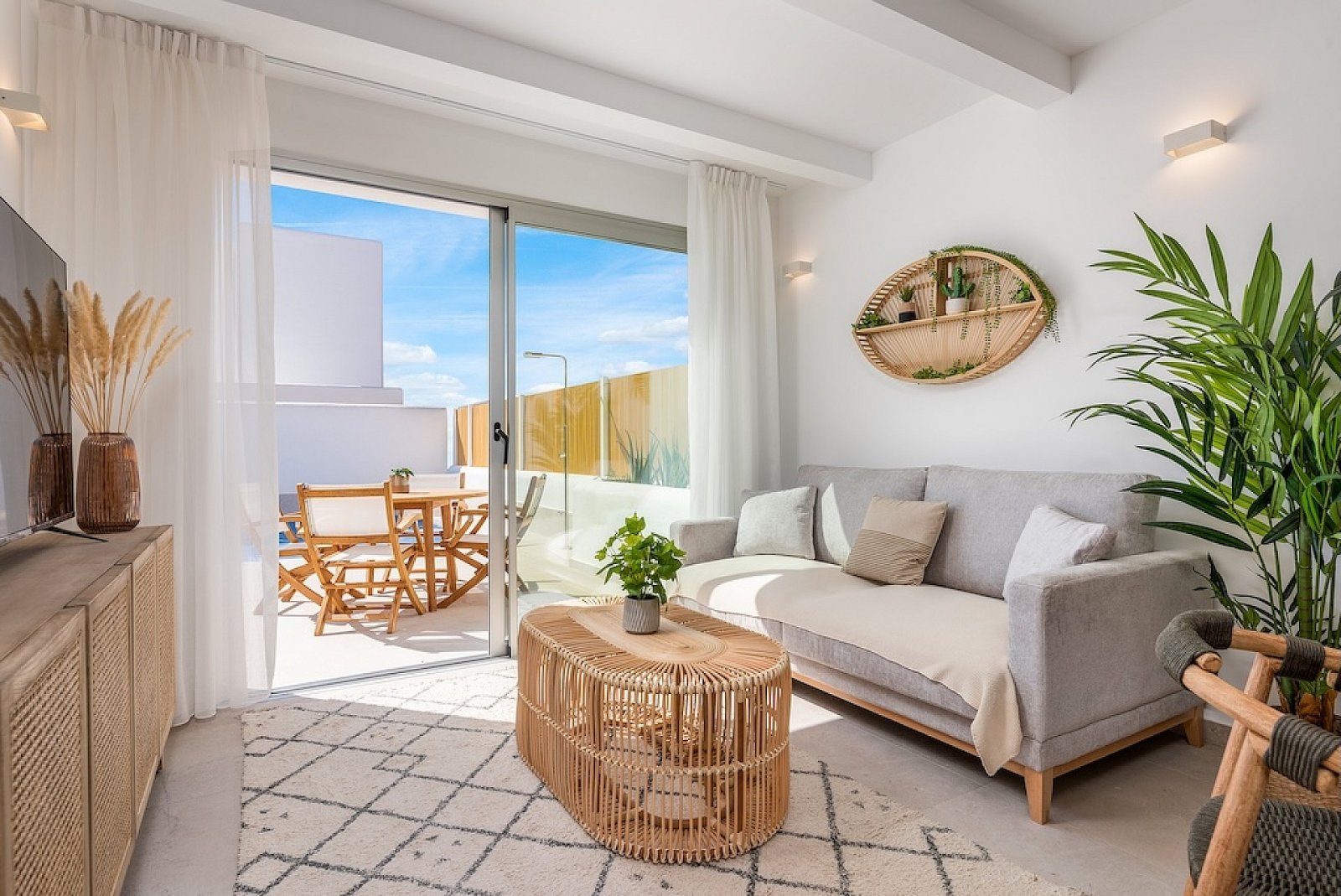 Exklusive Ibiza-Apartments mit Pool &amp; Sonnenterrasse