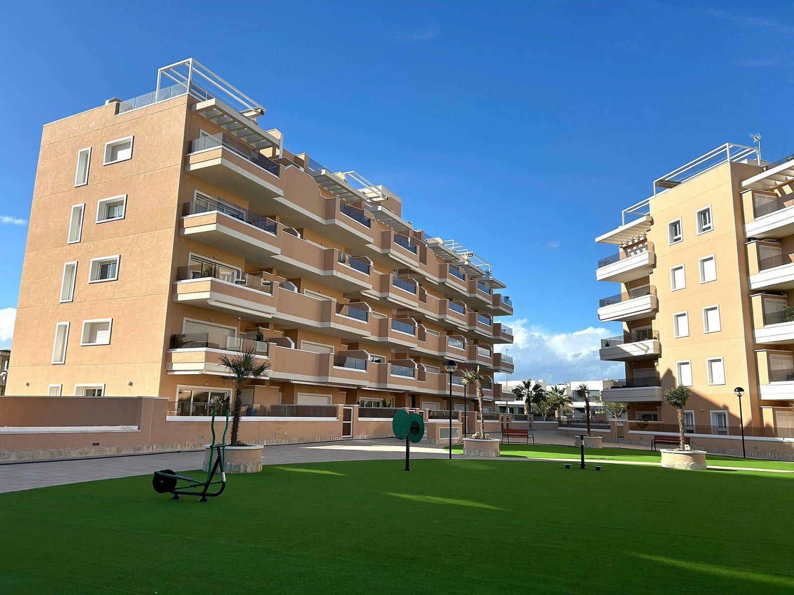 Exklusives Apartment mit Terrasse und Pool