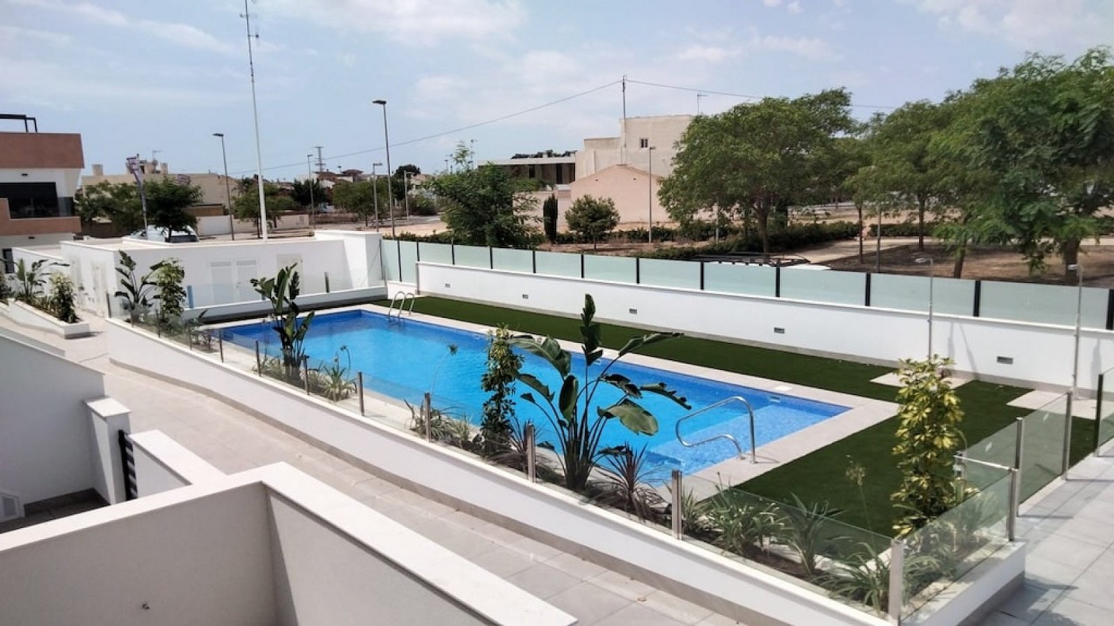 Exklusives Solarium-Apartment mit Pool