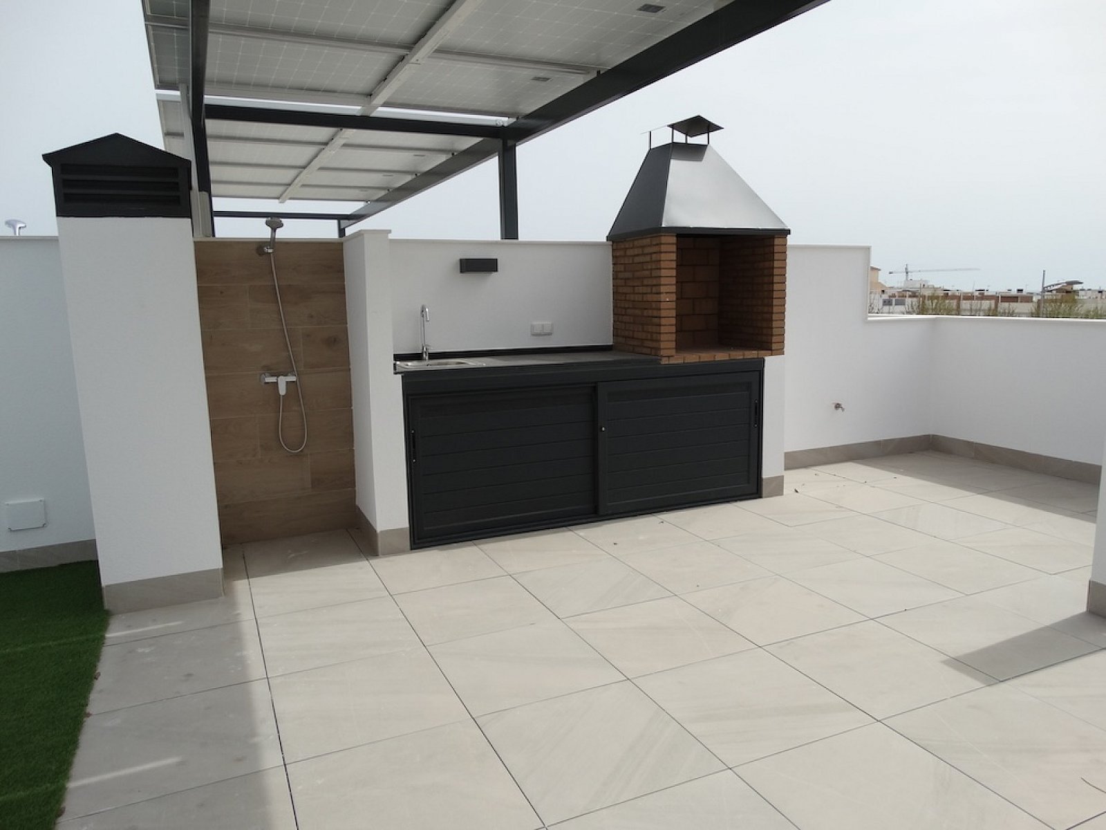 Traumwohnung mit Garten & Pool