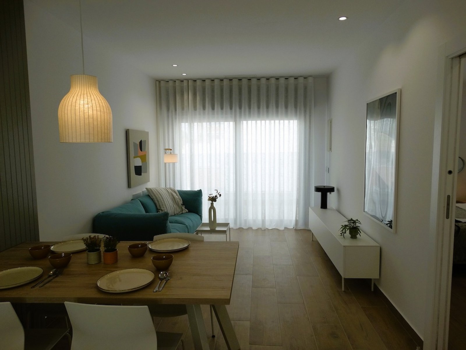 Traumwohnung mit Garten & Pool