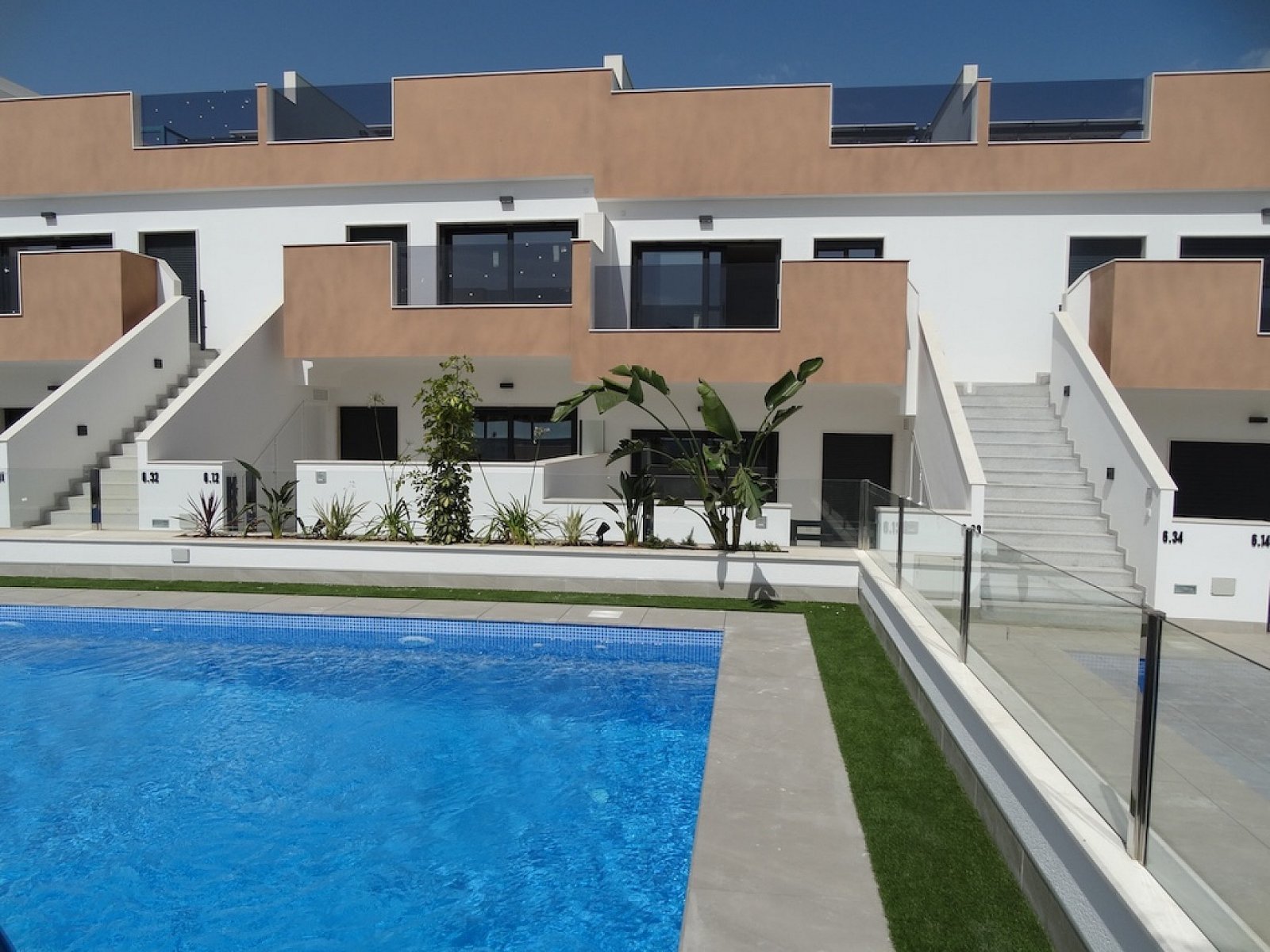 Traumwohnung mit Garten & Pool