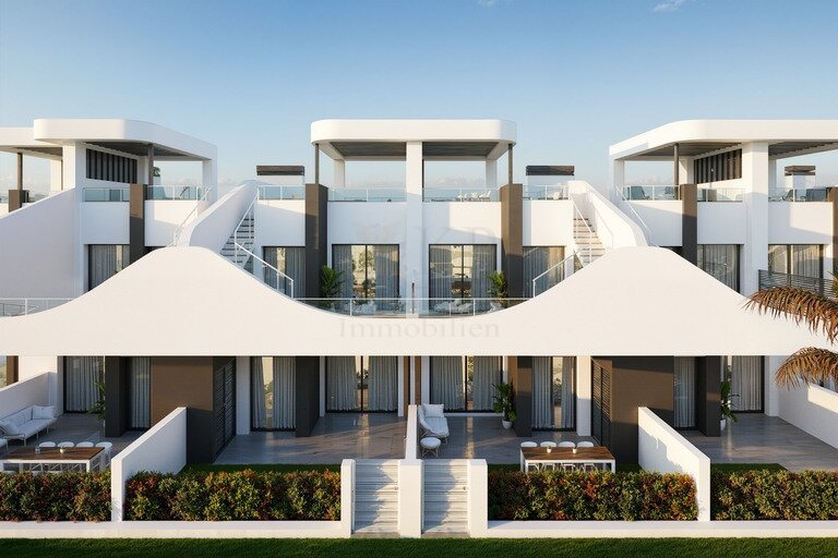 Exklusives Erdgeschoss-Apartment mit privatem Garten und Gemeinschaftspool
