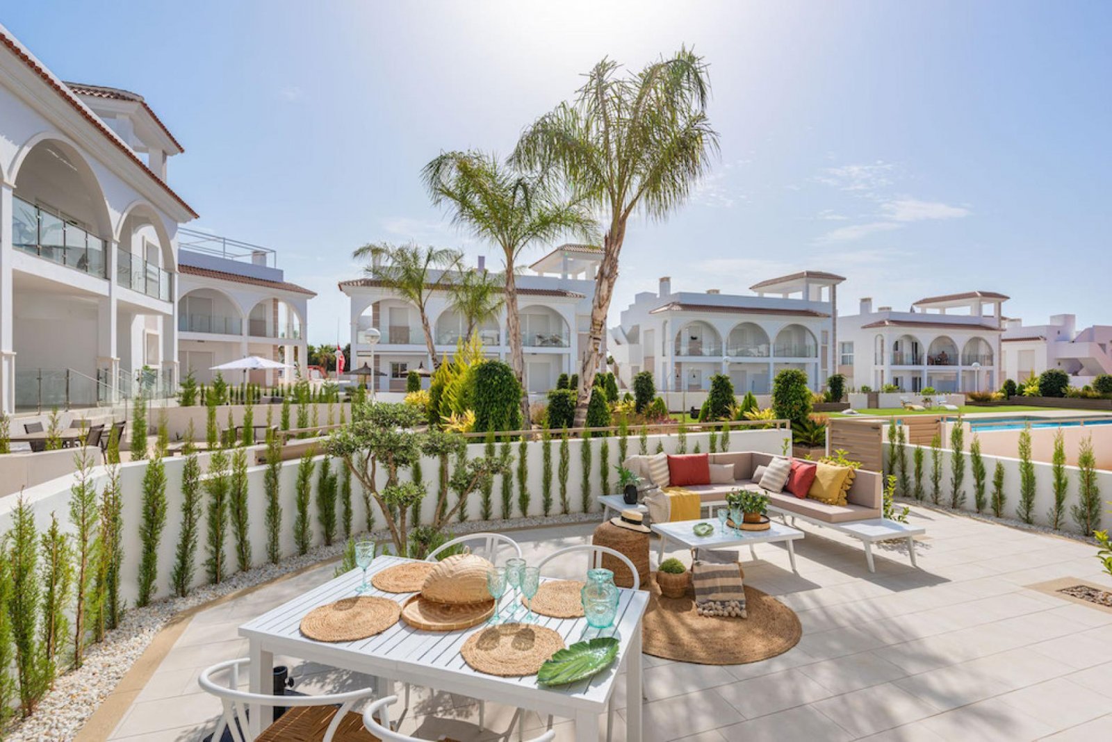 Sonnige Apartments mit Garten und Pool