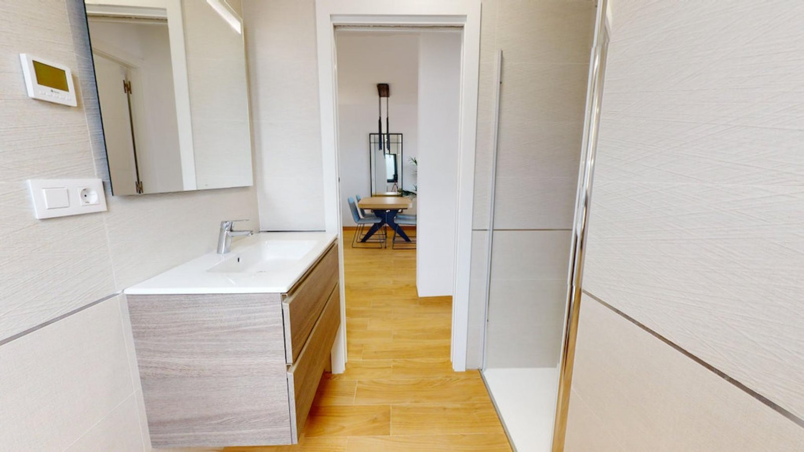 Elegantes Apartment mit Privatgarten &amp; Pool