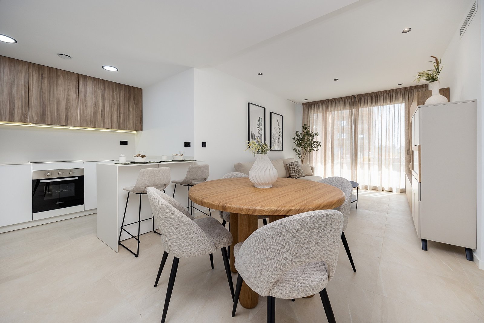 Exklusive Wohnung mit Pool und Tiefgarage