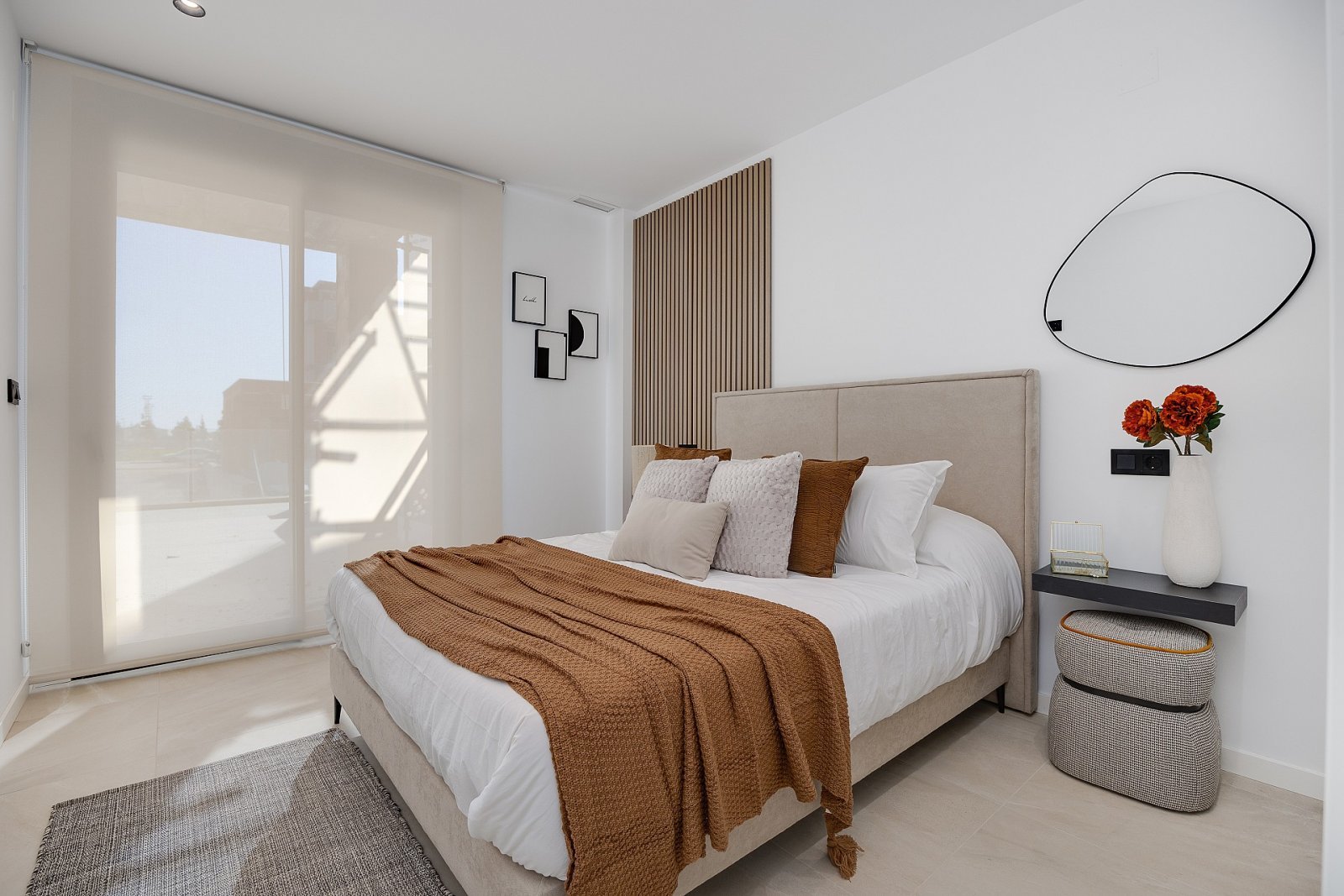 Exklusive Wohnung mit Pool und Tiefgarage