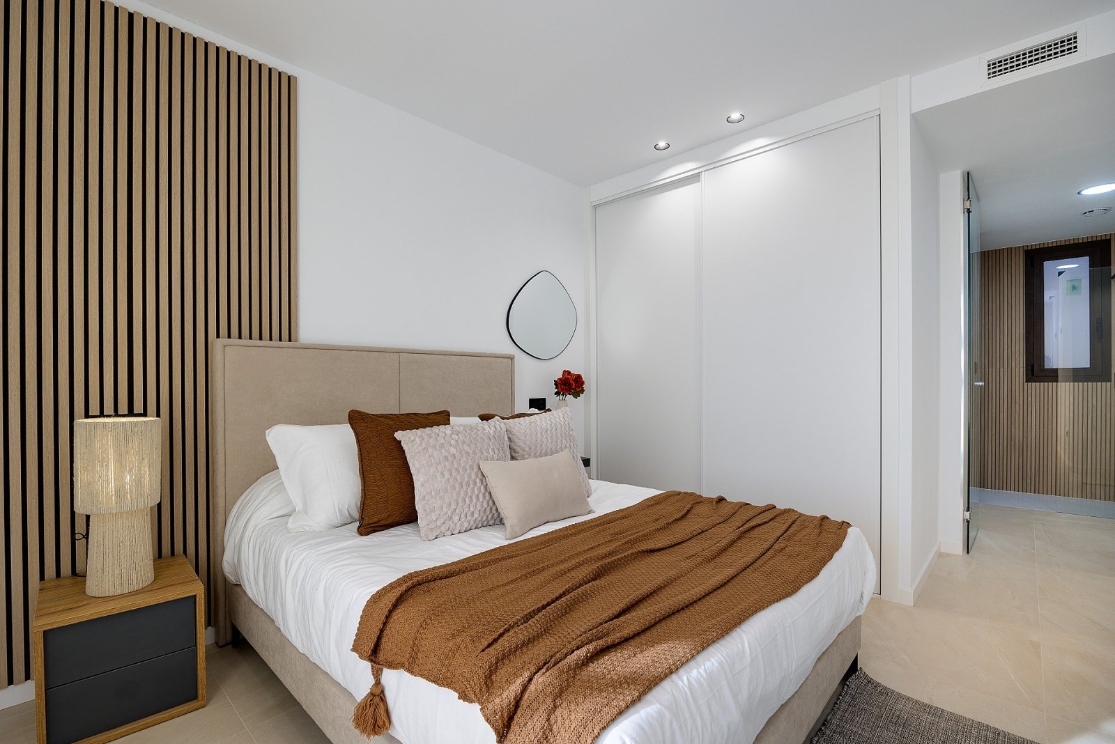 Exklusive Wohnung mit Pool und Tiefgarage