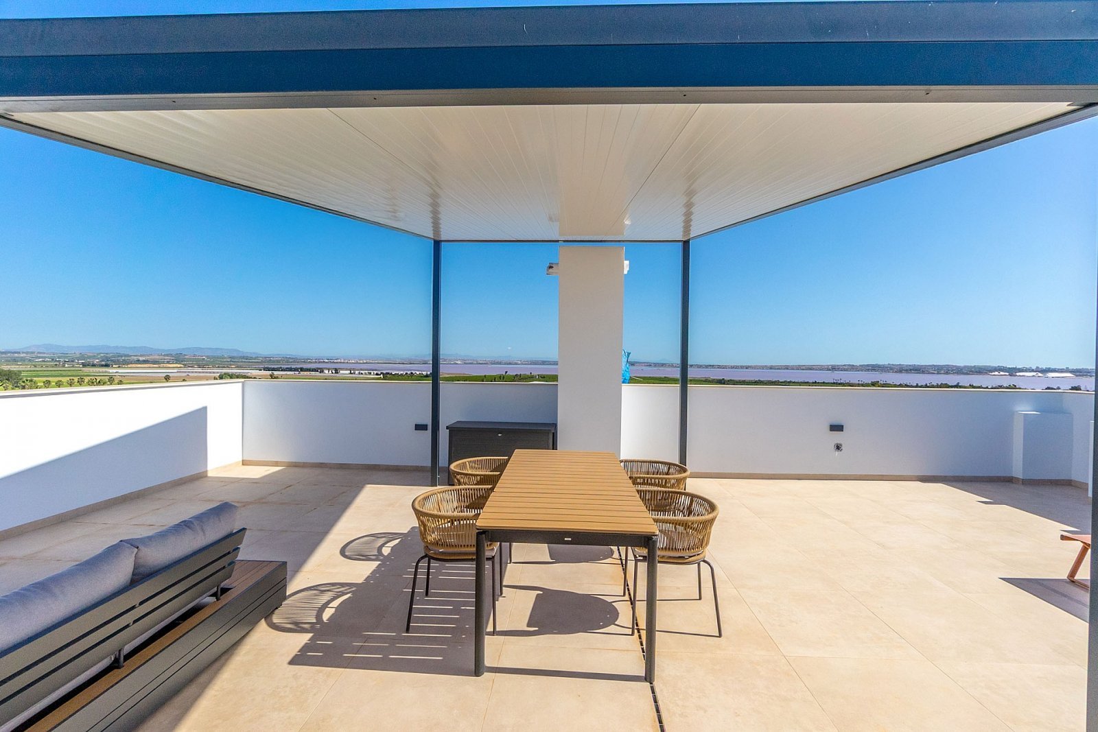 Apartment mit Solarium, Pool und Lagunenblick