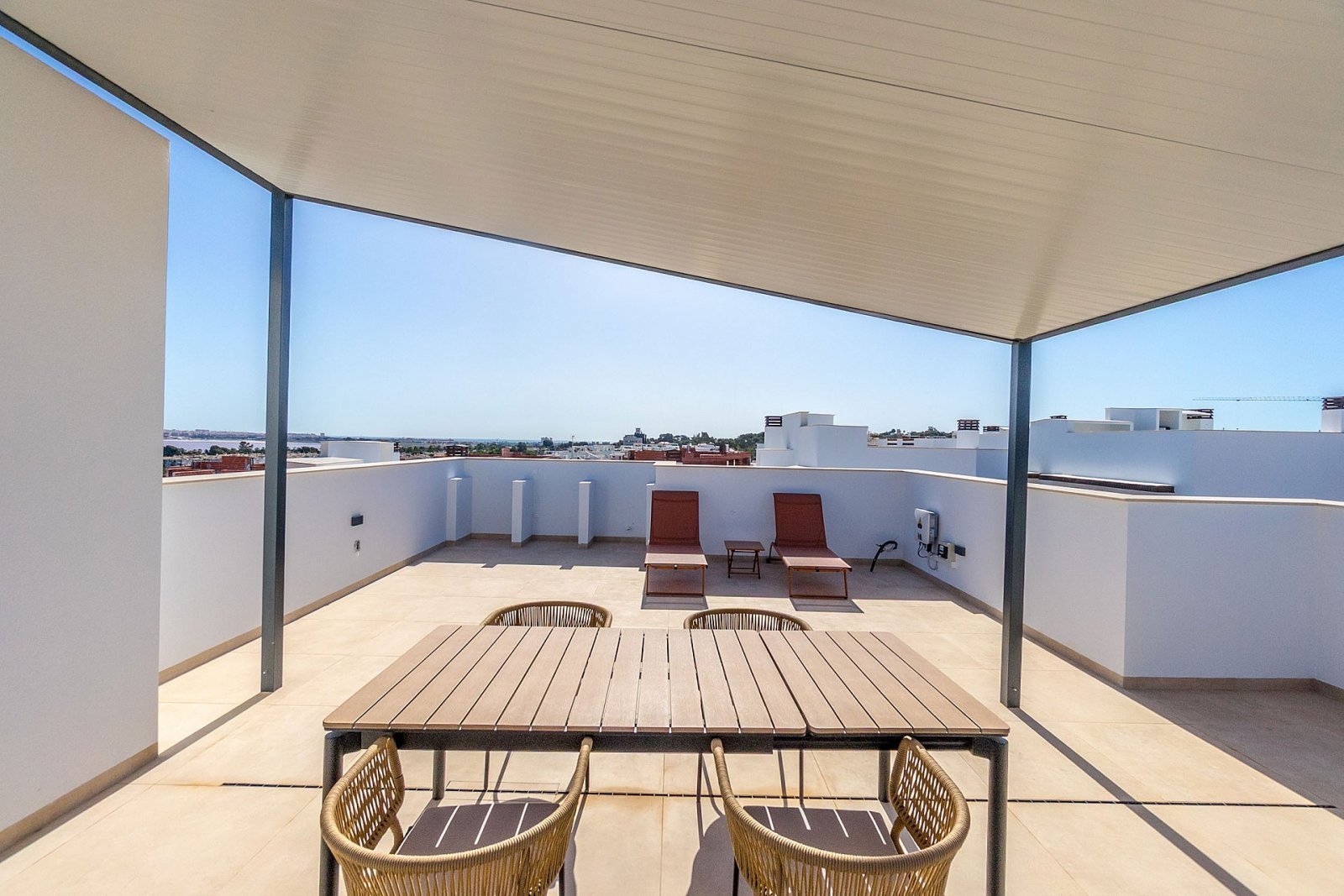 Apartment mit Solarium, Pool und Lagunenblick