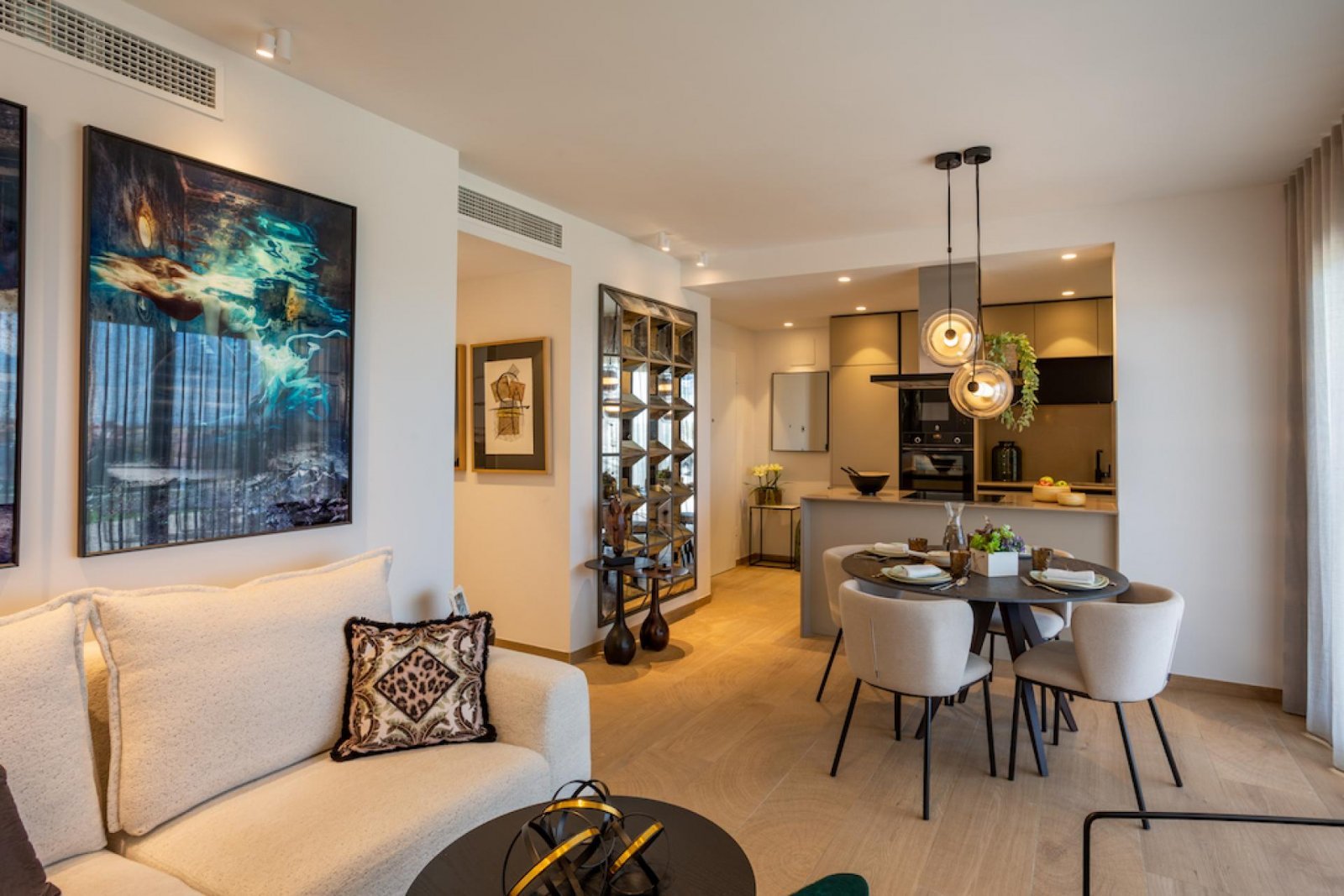 Elegantes Apartment mit Garten, 3 Schlafzimmern und privatem Komfort